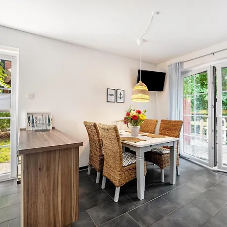 Haus Am Dorfteich A E-laden Moeglich Prázdninový dům Fehmarn
