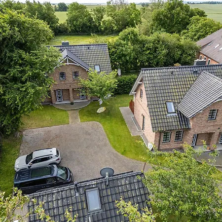 Haus Am Dorfteich A E-laden Moeglich Fehmarn